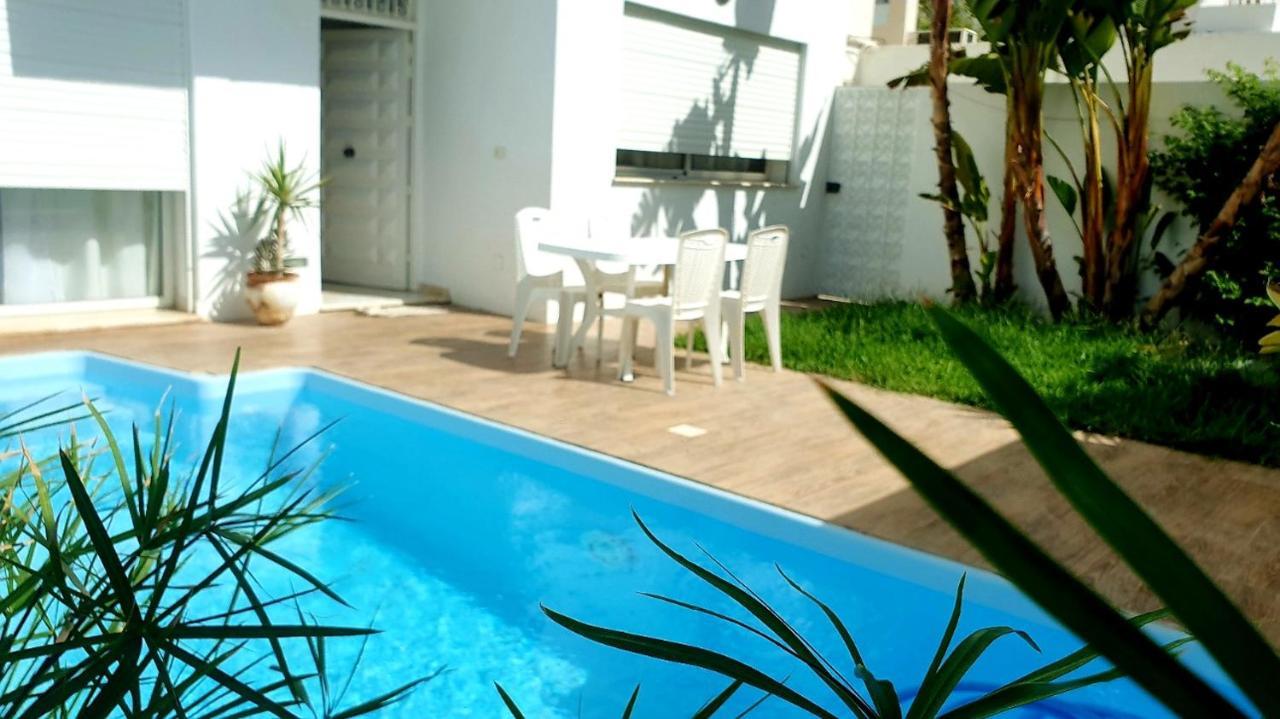 Maison Plain-pied Avec Piscine Chauffée * Tunis